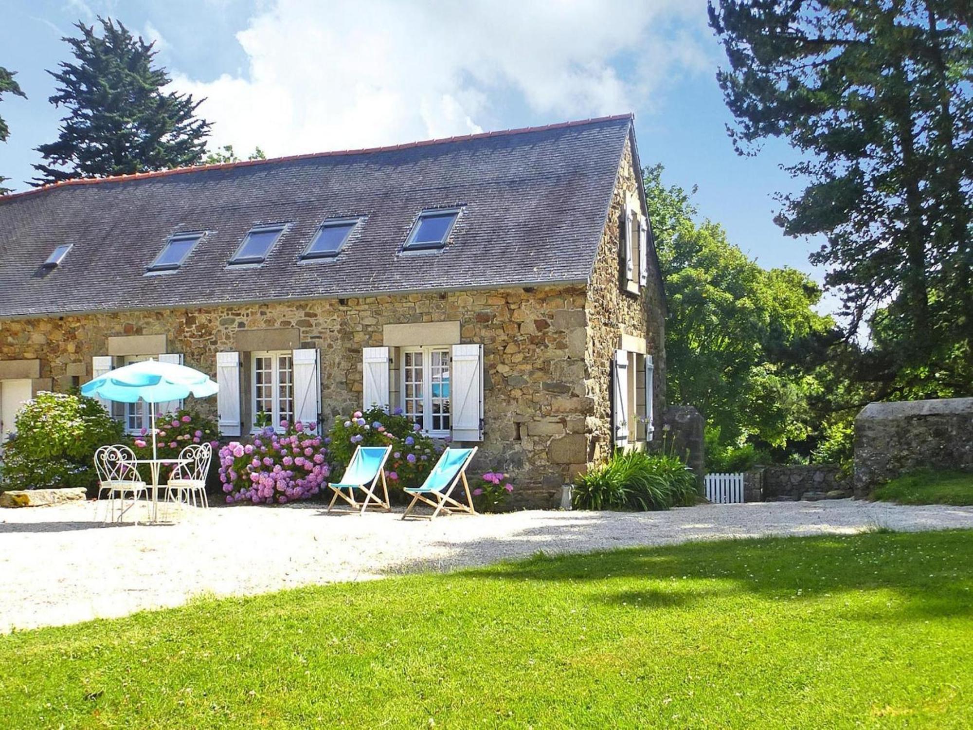 Beautiful Country House On Common Property Plougrescant Exterior photo